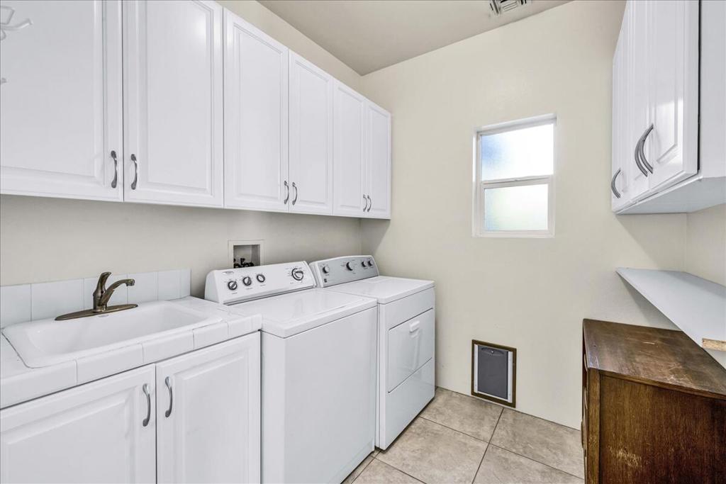 14 Collegiate Circle