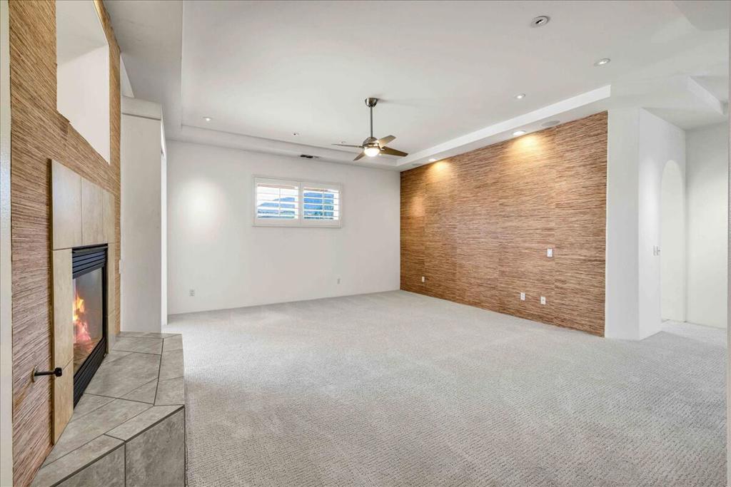 14 Collegiate Circle