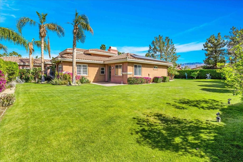 14 Collegiate Circle