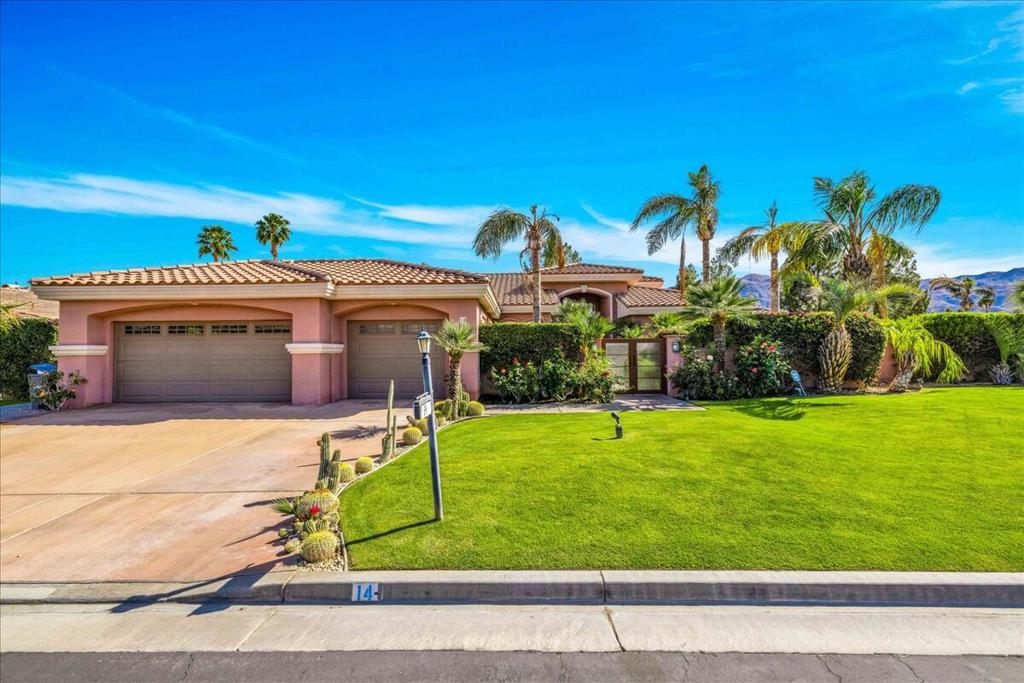 14 Collegiate Circle