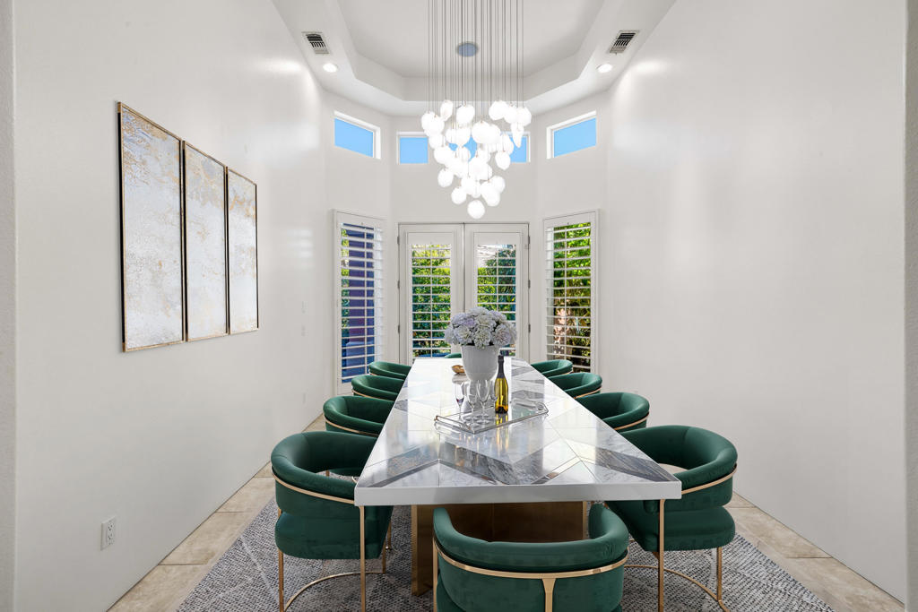 14 Collegiate Circle