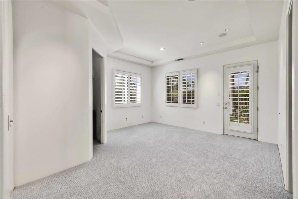 14 Collegiate Circle