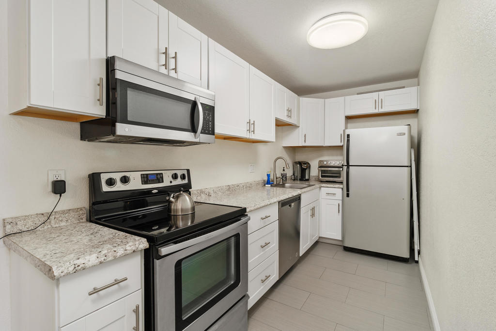 2821 Los Felices Circle W 114