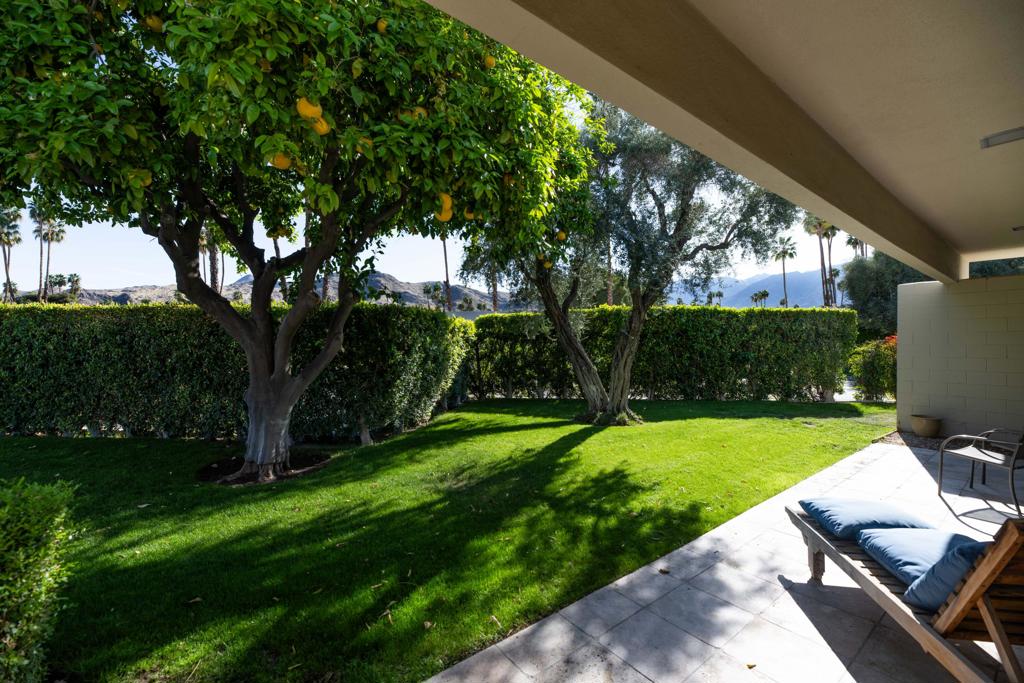 189 Desert Lakes Drive