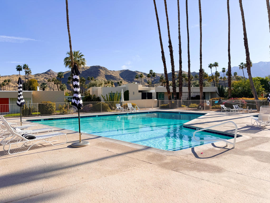 189 Desert Lakes Drive