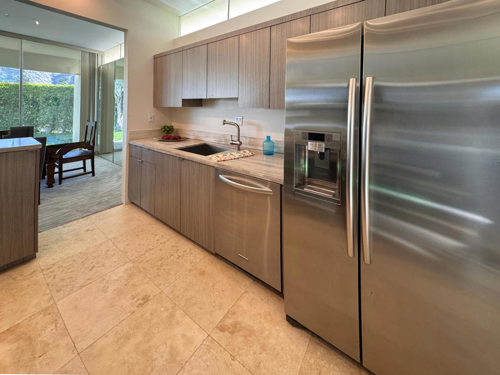 189 Desert Lakes Drive