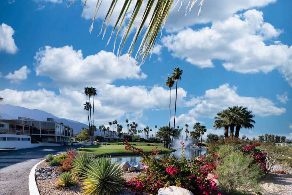 189 Desert Lakes Drive