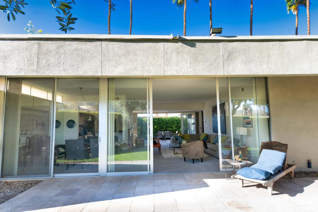 189 Desert Lakes Drive