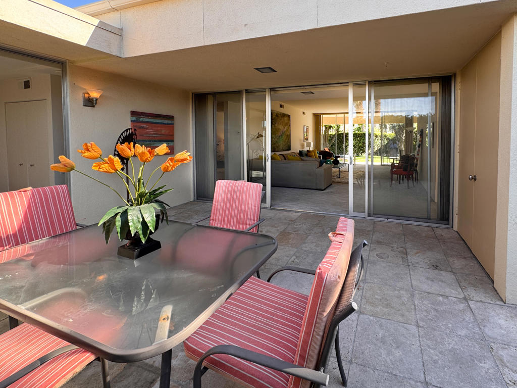 189 Desert Lakes Drive