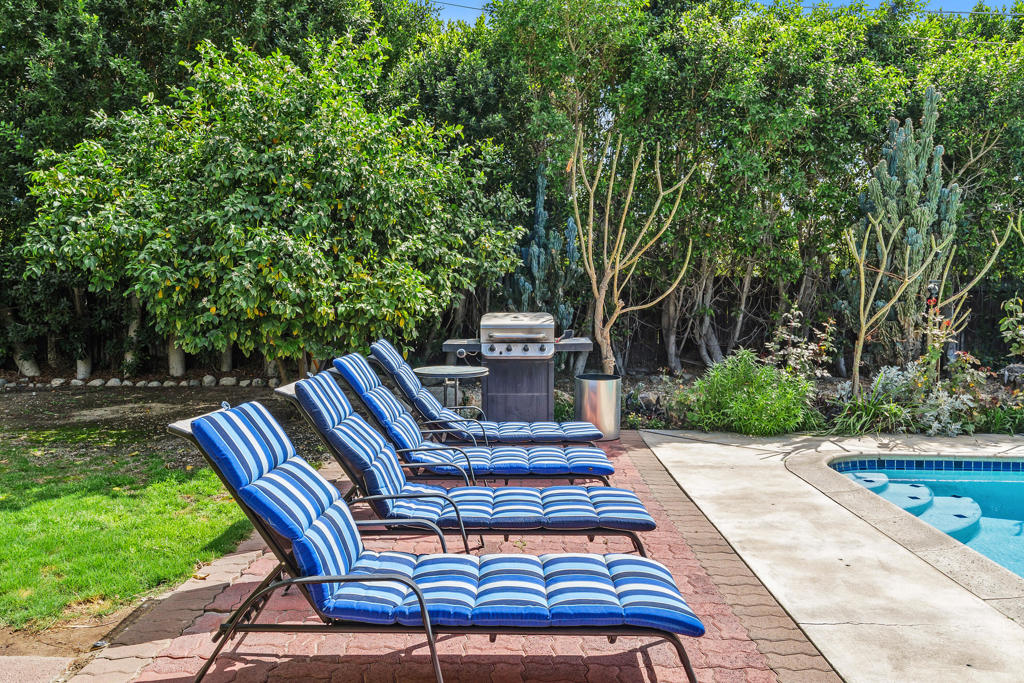 1065 E Sunny Dunes Road