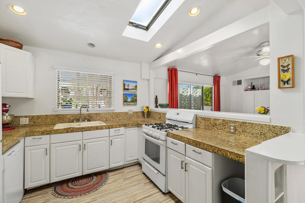 1065 E Sunny Dunes Road