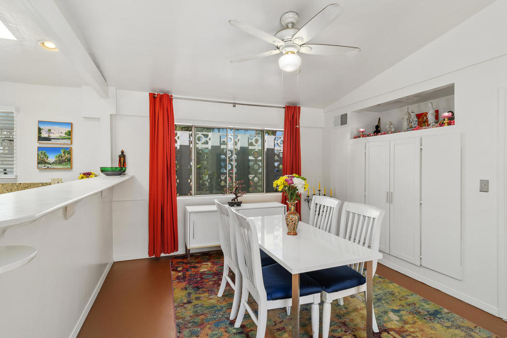 1065 E Sunny Dunes Road