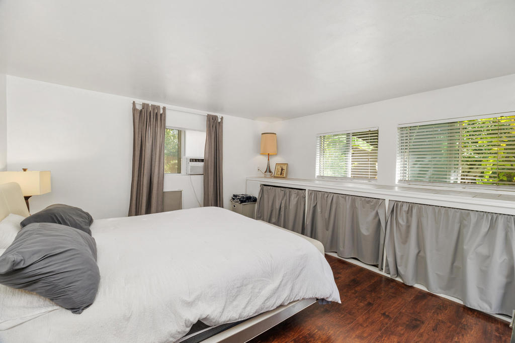 1065 E Sunny Dunes Road