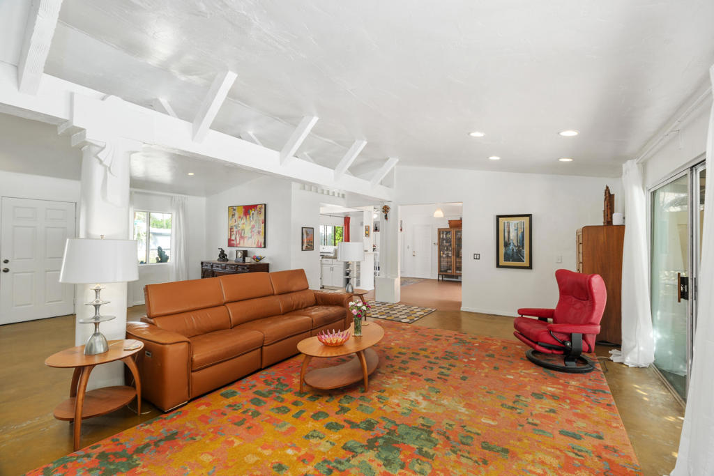 1065 E Sunny Dunes Road