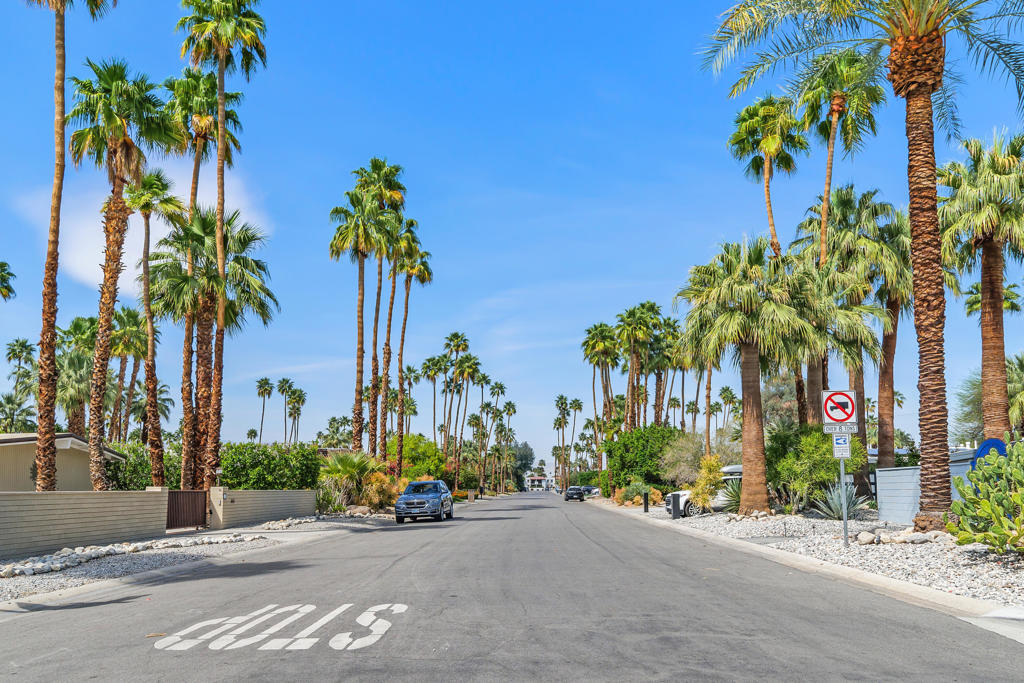 1065 E Sunny Dunes Road