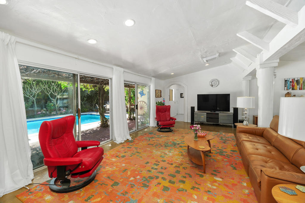 1065 E Sunny Dunes Road