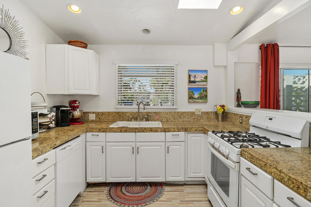 1065 E Sunny Dunes Road