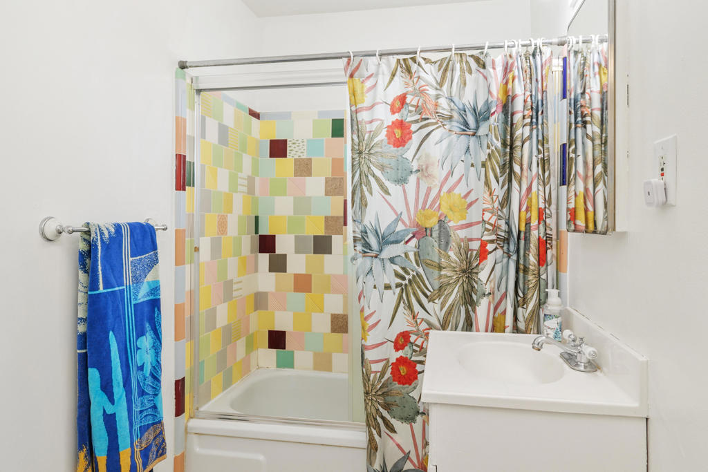 1065 E Sunny Dunes Road