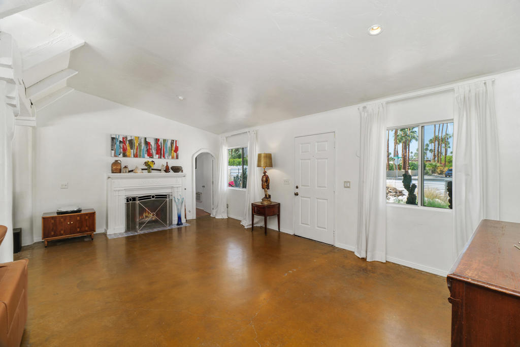 1065 E Sunny Dunes Road