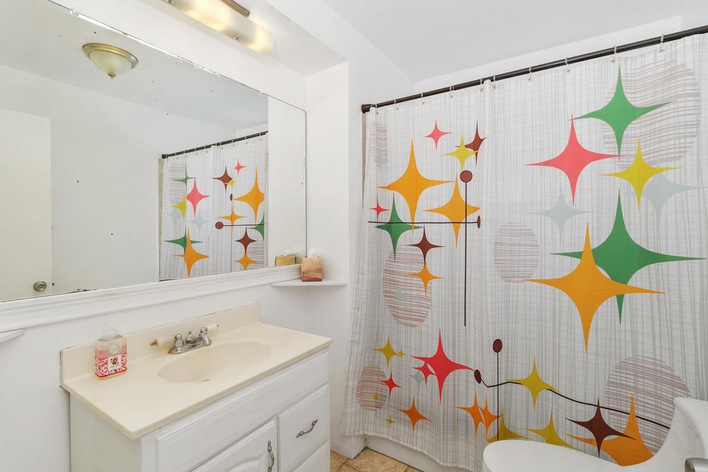 1065 E Sunny Dunes Road