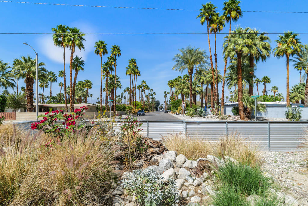 1065 E Sunny Dunes Road