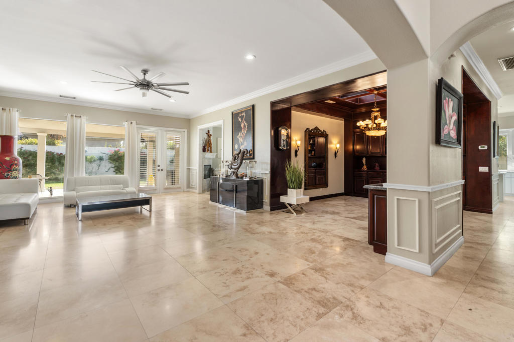 6 Voltaire Court