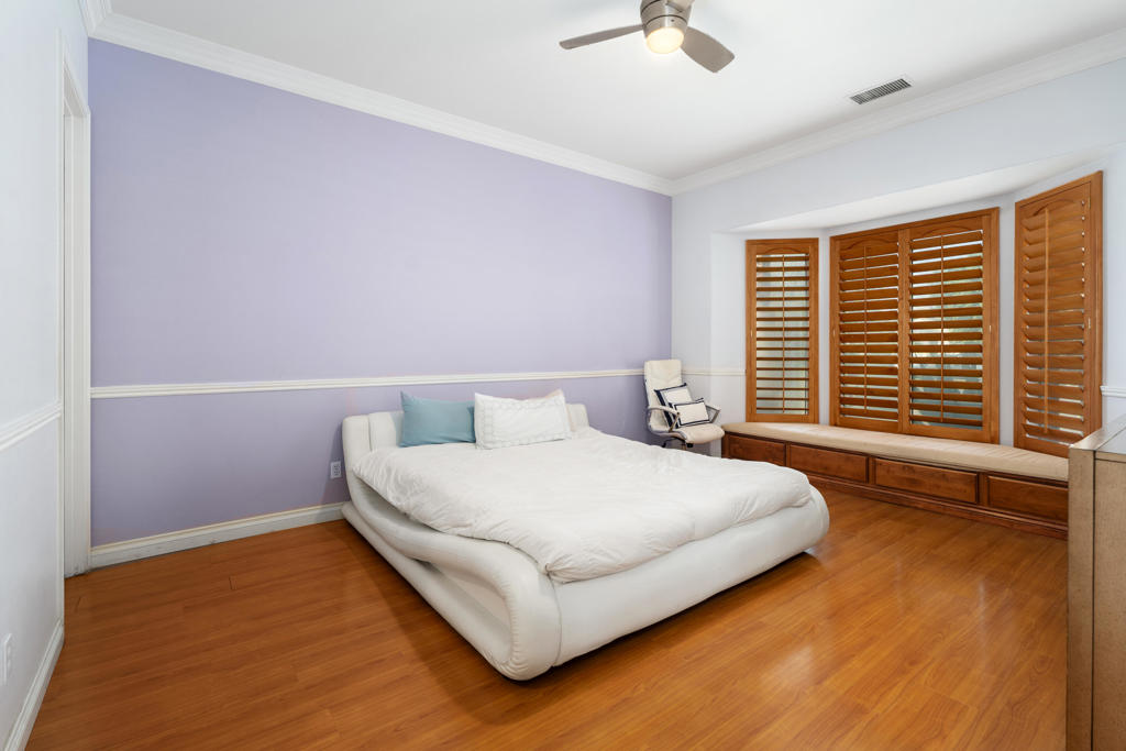 6 Voltaire Court