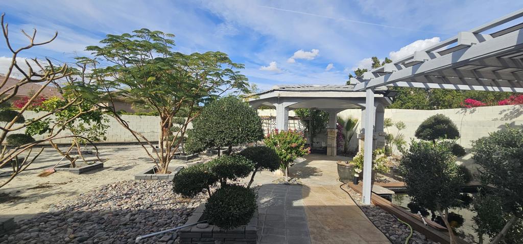 6 Voltaire Court