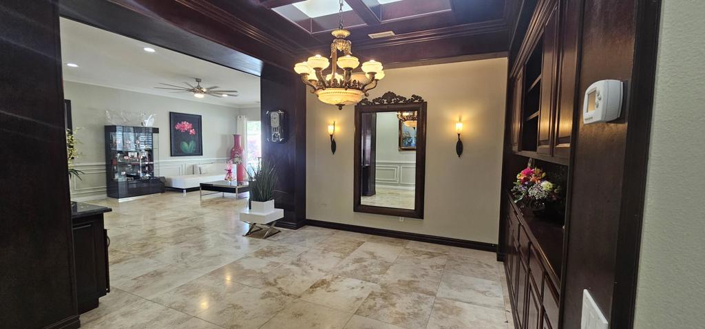 6 Voltaire Court