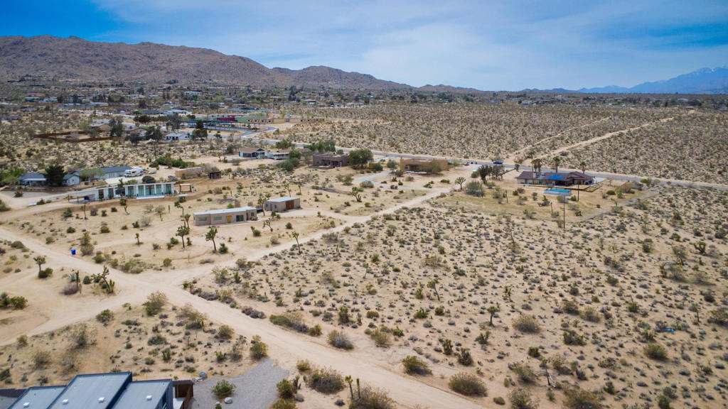 60926 Alta Vista Drive