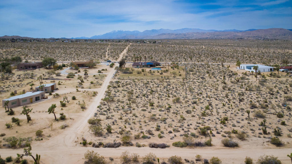 60926 Alta Vista Drive