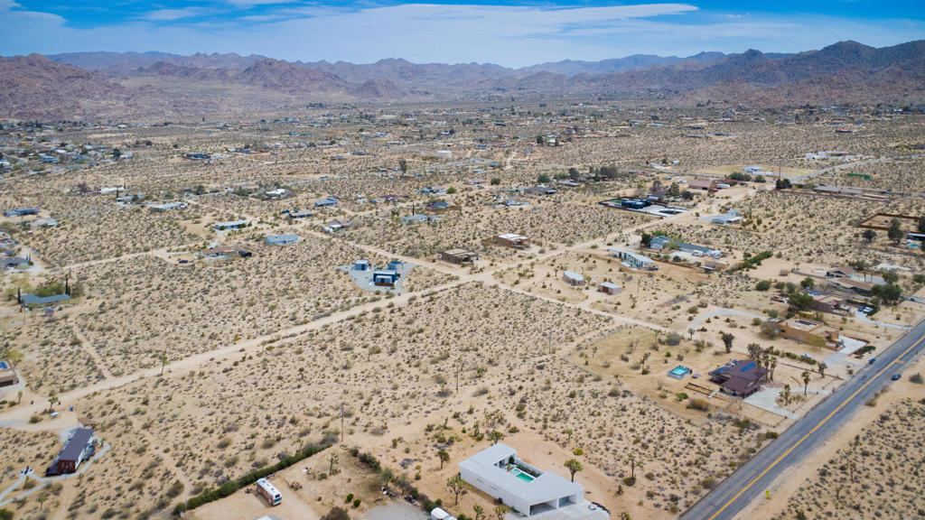 60926 Alta Vista Drive