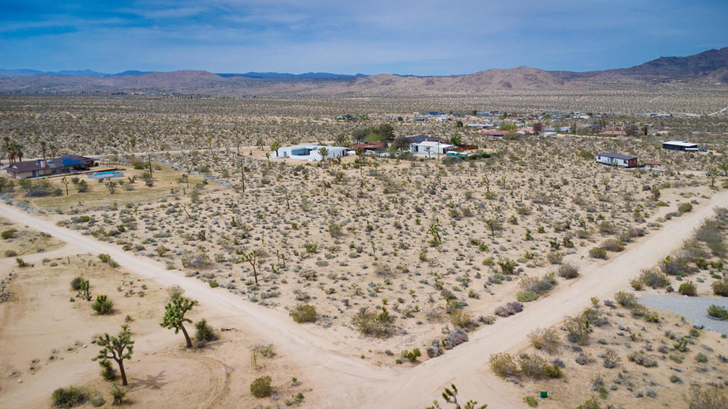 60926 Alta Vista Drive