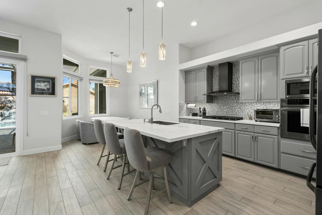6 Taylor Avenue