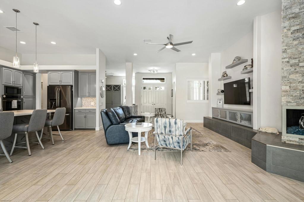 6 Taylor Avenue