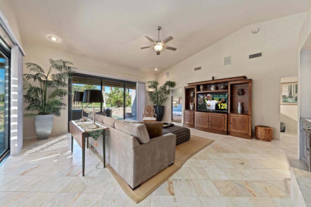 10122 Lakeview Drive