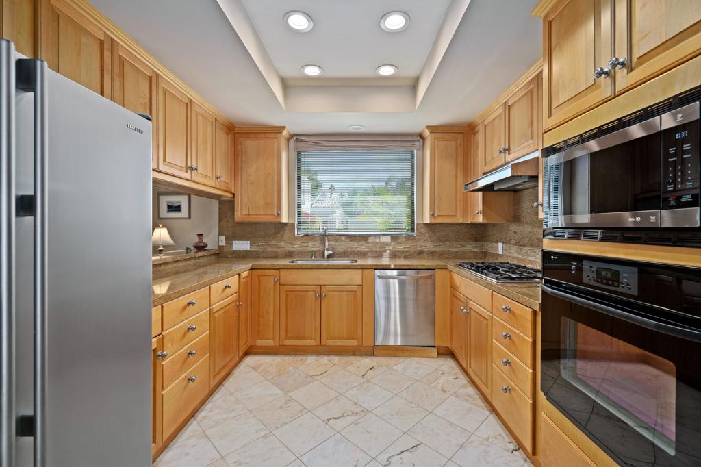 10122 Lakeview Drive