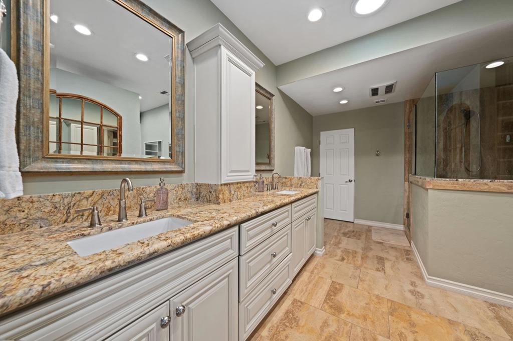 10122 Lakeview Drive