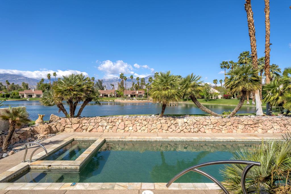 10122 Lakeview Drive