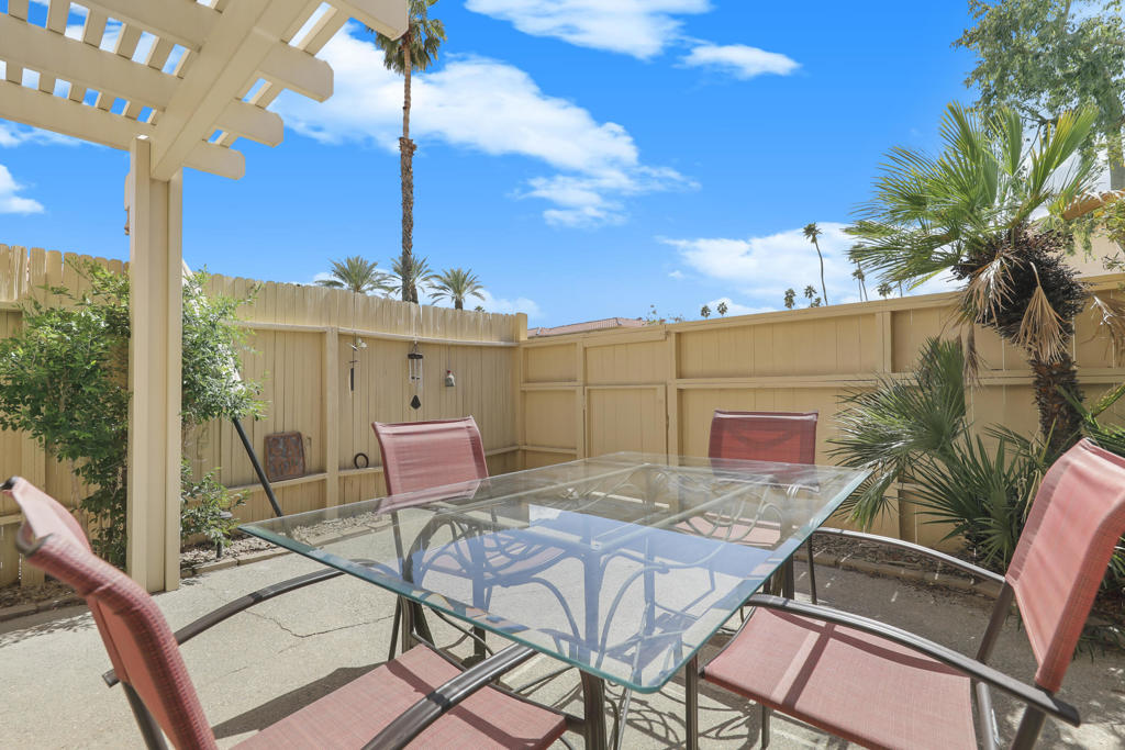 73225 Rod Laver Lane