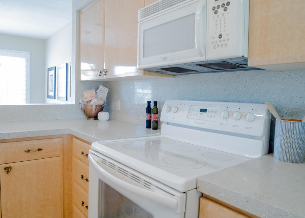 529 Desert Falls Drive N