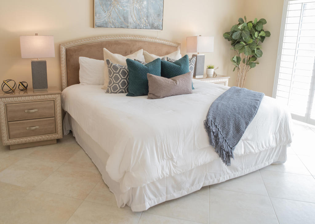 529 Desert Falls Drive N