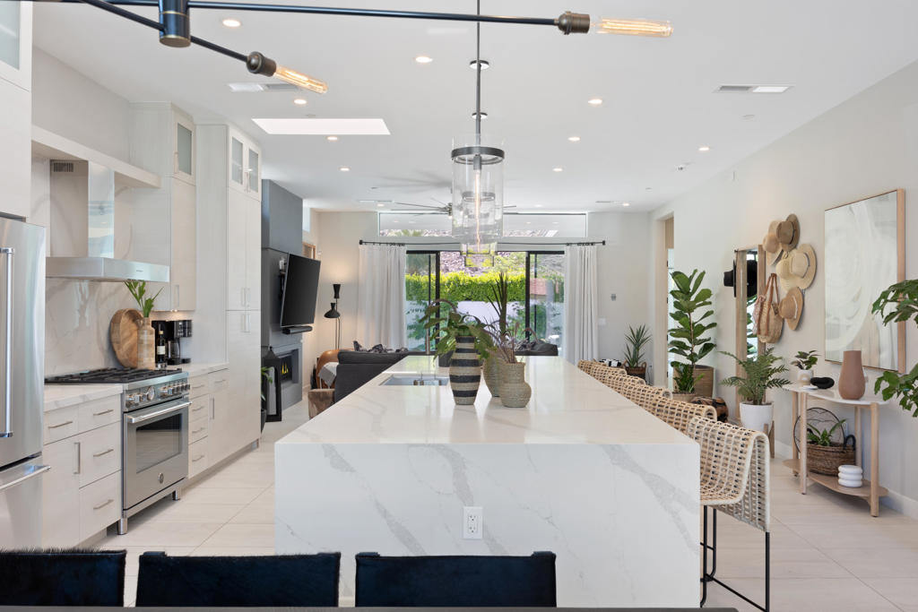 52085 Avenida Cortez