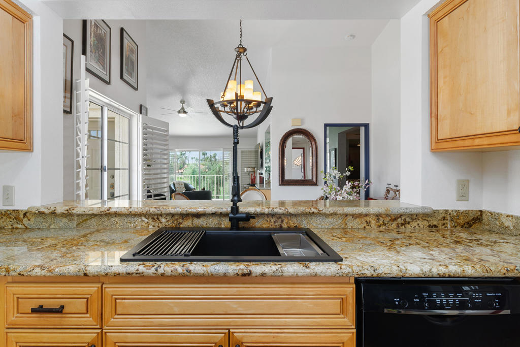 141 Desert Falls Circle