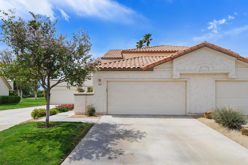 141 Desert Falls Circle