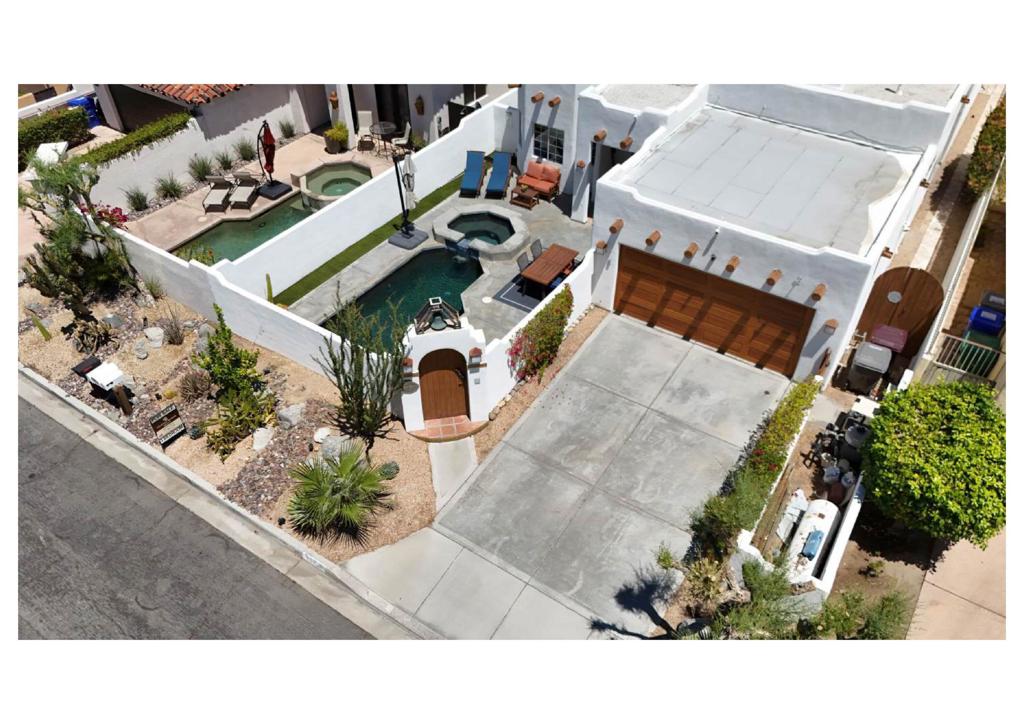 54860 Avenida Rubio