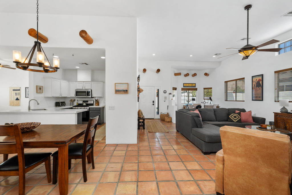 54860 Avenida Rubio