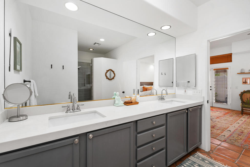 54860 Avenida Rubio