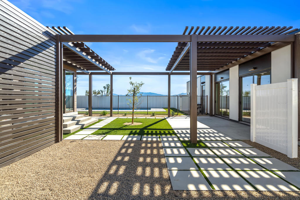 13848 Scenic Crest Circle