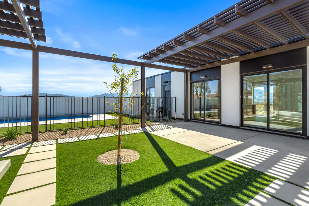 13848 Scenic Crest Circle